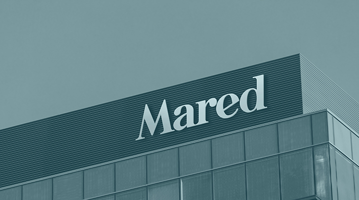 Byggnad med Mared-logotyp.